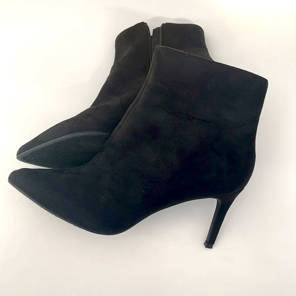 Red delicious booties. - Picture 7 of 7